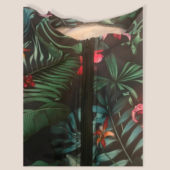 SHEIN Plus Long Sleeve Swimsuit - Picture 2 of 3